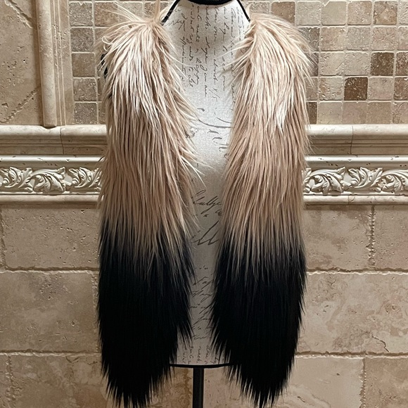 Skies Are Blue ombre faux fur vest - Picture 3 of 8